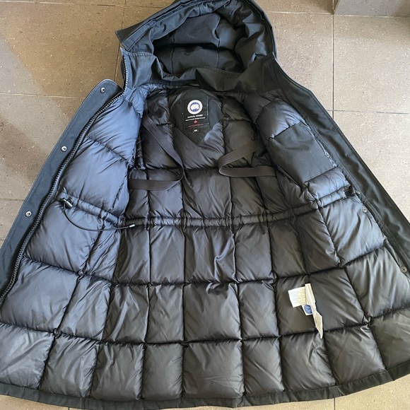 Canada Goose XS trillium down parka - Picture 5 of 5
